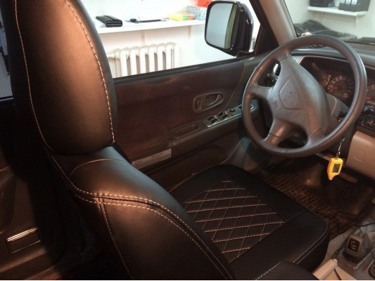 Авточехлы на Mitsubishi Pajero Sport Авточехлы на Mitsubishi Pajero Sport