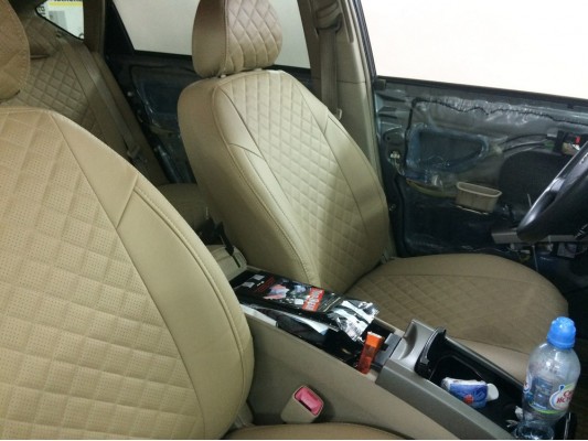 Авточехлы на Toyota Prius Авточехлы на Toyota Prius